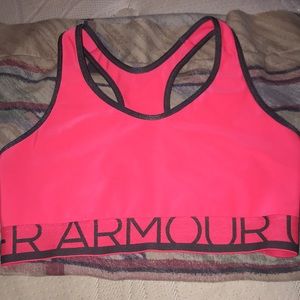 Under armour sports bra excellent condition